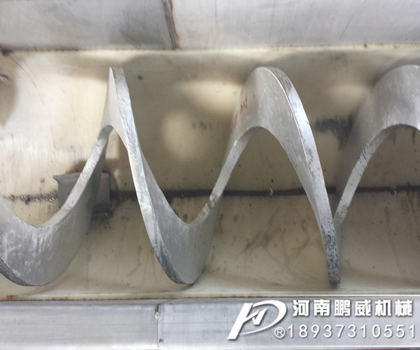 混泥土輸送螺旋輸送機用有軸好還是使用無軸的？