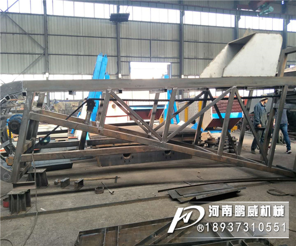 自動翻斗提升機